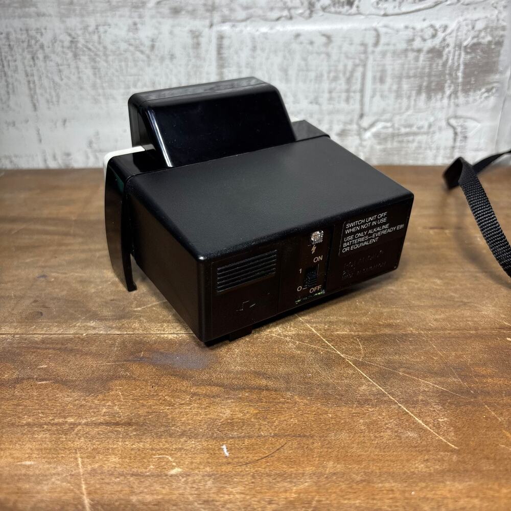 Vintage Polaroid OneStep Land Camera with Q-Light Flash Untested - Picture 9 of 9